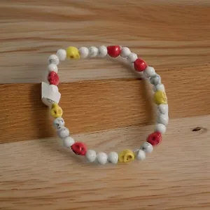 Red & Yellow Howlite Skulls With Howlite Beads Bracelet - Picture 1 of 2