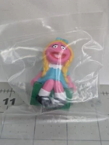 Jim Henson Prairie Dawn Figure 2 Inch 1990 Cake Topper Sealed - Picture 1 of 5