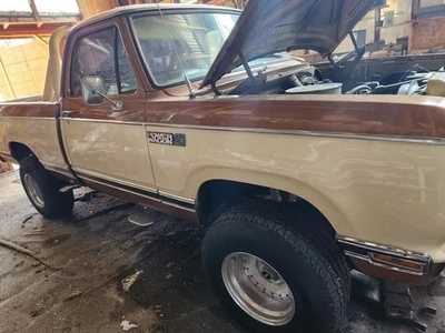 Dodge Power Wagon 1979 24 k millas originales, 360 V8, único dueño sobreviviente, libre de óxido Foto 1 de 4