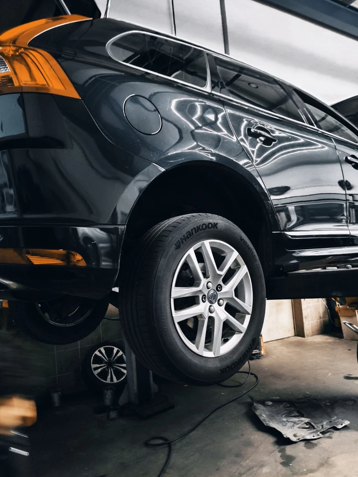 Volvo XC60 Alufelgen Mit Guter Profil Reifen. Mit Hankook DOT 21  18 Zoll Felgen - Bild 1 von 4