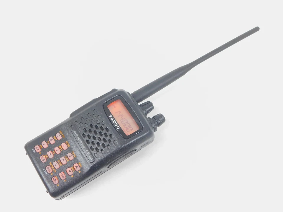 Yaesu FT-60R Handheld Ham Radio Dual-Band FM Transceiver (US version, excellent) - Image 1 of 4