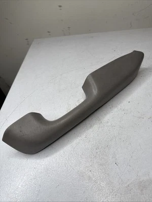 2001-2004 TOYOTA TACOMA OEM ПОДЛОКОТНИК ДВЕРНАЯ ПАНЕЛЬ ПРАВАЯ СТОРОНА ТОЛЬКО ТЯНУТЬ РУЧКА СЕРЫЙ - Изображение 1 из 4