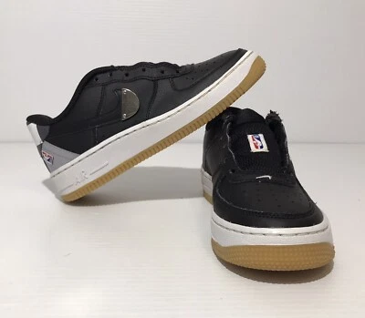 Nike Air Force 1 Tenis Negro Zapatos 07 LV8 NBA Gris CT3842-001 Talla 4Y Sin Plantilla Foto 1 de 4