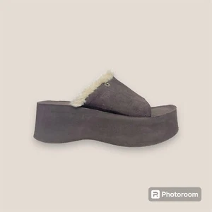 🥥🌸 De colección y2k Roxy ribete de piel gamuza plataforma toboganes Talla 7 - Imagen 1 de 8