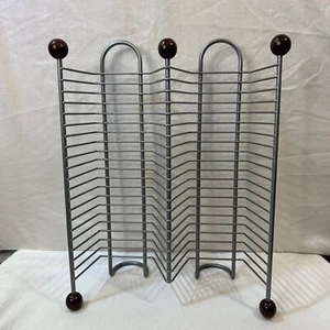40 CD Portaoggetti Scrivania Espositore Metallo Filo Rack Argento Legno Accento - Foto 1 di 9