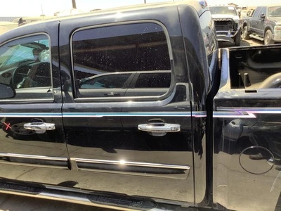 Used Rear Left Door Assembly Rear Side fits: 2013 Chevrolet Silverado 1500 picku - Imagem 1 de 4