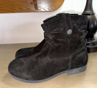 BIRKENSTOCK Sarnia black suede leather ankle boots EU 40 US 9 R/W EUC - Image 1 of 4