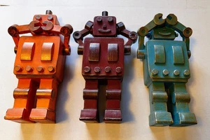 Three Hands Set Of Three Multi-Coloured Resin No Evil Fiction Robots Figurines - Picture 1 of 2