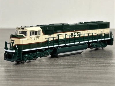 KATO N Scale #176-6312-DCC EMD SD70MAC Locomotive BNSF Executive 9779 w/DCC - CC - Image 1 of 4