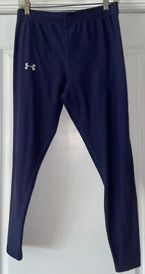 Pantalones deportivos Under Armour para niños jóvenes de mezcla de nailon. 28/26,5. Azul marino. Usado en excelente estado Foto 1 de 4