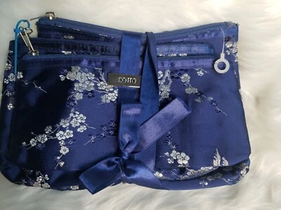 Juego de 3 bolsas de cosméticos Soho azul real satinado patrón floral Foto 1 de 4