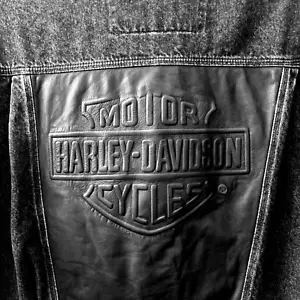 Vtg Harley Davidson Mens Large Denim Jacket Black USA Made Leather Embossed Back - Picture 1 of 10