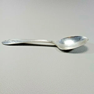 Oneida Community Tudor Silverplate Queen Bess II Flatware Teaspoon 1946 EUC - Picture 1 of 9