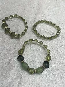 Juego de 3 Pulseras Elásticas Cuentas Verdes Color Dorado Acento - Imagen 1 de 11