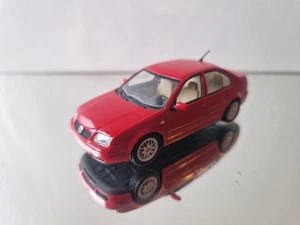 Minichamps Volkswagen Bora 1:43 Red - Picture 1 of 17