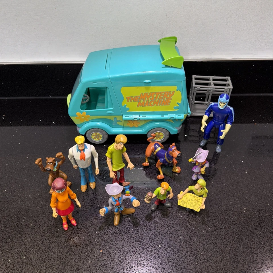 Scooby Doo Mystery Machine Van And Figures Bundle Playset - Image 1 of 4