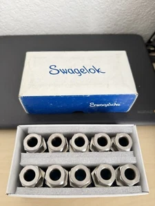 (1) SWAGELOK SS-810-1-12BT SS ROHRVERSCHRAUBUNG, 1/2" ROHR OD x 3/4" STECKER NPT, NEU IM KARTON - Bild 1 von 5