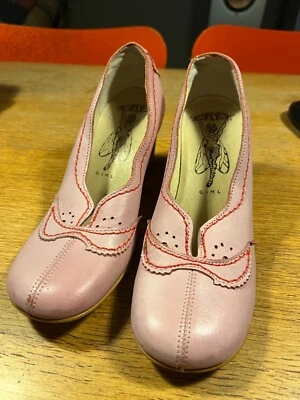 飞翔伦敦高跟鞋 — 第 1/4 张图片