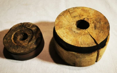 ANCIENNES ROUES EN BOIS POULIE ENTRAINEMENT - Photo 1/4