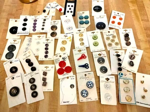 Vintage Lot of Carded sewing buttons Lamode JHB Dritz metal plastics figural - Picture 1 of 10