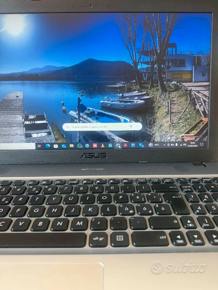 PC ASUS X541U 4GB RAM 500 HD INTEL i3 FUNZIONANTE - Immagine 1 di 4