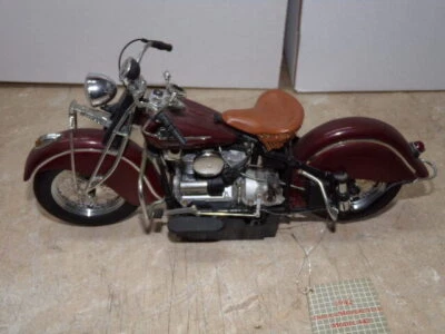 1942 FRANKLIN MINT INDIAN 442 MOTORCYCLE 1/10 SCALE - Image 1 of 4