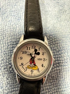 Reloj Mickey Mouse Disney De Colección Acero Inoxidable Hong Kong V501 6N70 Batería Nueva - Imagen 1 de 9