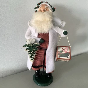 Byers Choice The Carolers Santa Stechpalme Mütze Schnörkel weiß Umhang Baum Geschenk - Bild 1 von 8
