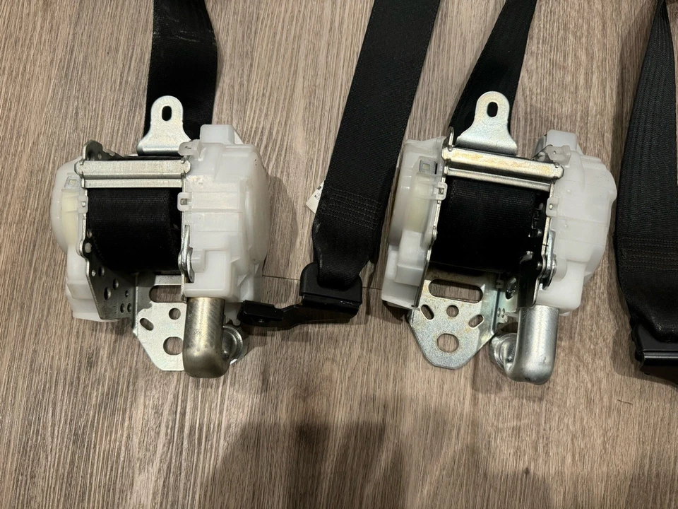 2011 Lexus RX350 Right & Left Seat Belts Black OEM - Image 1 of 4