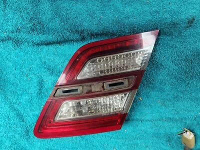 Luz Traseira Interna do Passageiro Direito Ford Taurus 2013 2014 2015 2016 2017 2018 2019 - Imagem 1 de 2