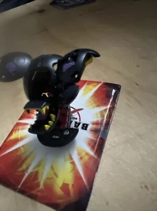 BAKUGAN New Vestroia Darkus LEEFRAM 650g Maxus Helios Stück selten mit Karten - Bild 1 von 1