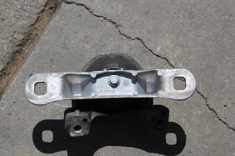 Volvo S40 2005 2006 2007 2008 2009 montaje motor 3M51-6F012 Foto 1 de 4