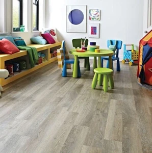 Azulejo caballero vinilo Karndean roble lavado cal SCB-KP99-6 franqueo disponible - Imagen 1 de 5