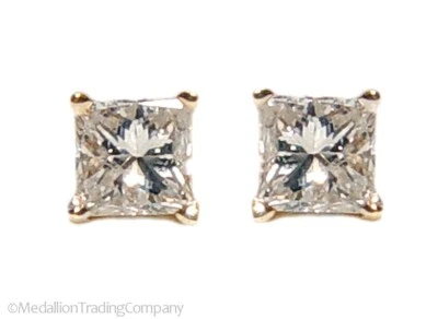 Aretes solitario de diamantes de princesa de 0,50 quilates de oro amarillo de 14 k SI2 H Foto 1 de 4