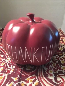 Rae Dunn *GRACIAS* Calabaza de cerámica*Borgoña*8" Decoración de mesa*Centro de mesa de otoño - Imagen 1 de 2