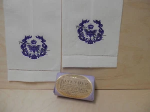 Embroidered guest towels "Parisian Butterfly " vintage design SET OF TWO - Picture 1 of 7