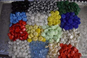 400 pcs LOT OLD CZECH RARE VINTAGE GLASS BUTTONS 1930´s ART-DECO cca 12mm - 1/2" - Picture 1 of 2