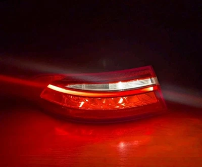 Jaguar XE 2017 2018 2019 cuarto de luz trasera montada en panel lado del conductor Foto 1 de 4