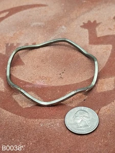Brazalete Brazalete Vintage Plata Esterlina Nativo Americano Patrón Ondulado - Imagen 1 de 3