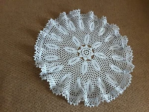 Tapete de ganchillo vintage - Centro de mesa de encaje redondo hecho a mano - Granja - Imagen 1 de 4