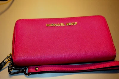 MICHAEL KORS CARTEIRA FEMININA MÉDIA COM ZÍPER EM TORNO DE COURO VERMELHO PULSEIRA ESPAÇOSA - Imagem 1 de 4