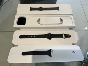 Apple Watch Series 7 Aluminium 32 Gb - 45mm case - Zdjęcie 1 z 8