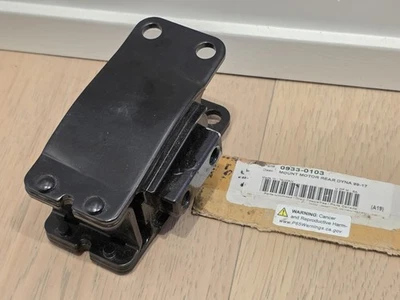 Montaje de motor aislador trasero Drag Specialties para Harley Dyna 1999-2017 47564-99 Foto 1 de 4