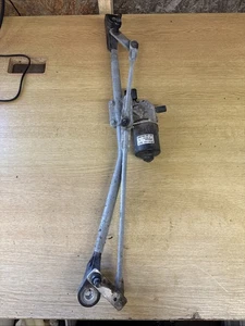 BMW Z4 E85 Front Windshield Wiper Motor W/ Linkage RHD 6963830 - Picture 1 of 4
