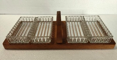 PLATEAU serviteur BOIS ANCIEN AVEC 4 RAMEQUINS VERRE CISELE - Photo 1/4