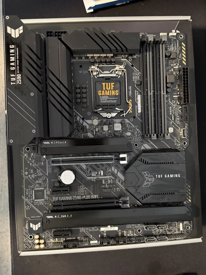 ASUS TUF Gaming Z590-PLUS WIFI / Socket 1200 / ATX non funzionante - Image 1 of 4