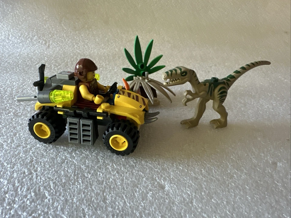 Lego 5882 Dino Ambush Attack Complete with Minifig + Manual - Image 1 of 4