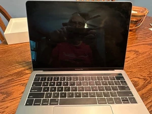Apple MacBook Pro 13-inch 2.3GHz Core i5, 256GB - Silver, Factory Box ++ - Picture 1 of 18