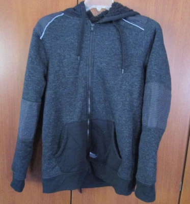Chaqueta con Capucha Matix Poliéster Imitación Piel Mediana Negra Gris Pecho 43 Largo 28 pulgadas Foto 1 de 4