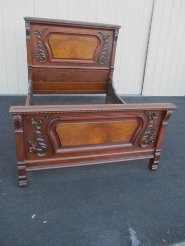 63232  Antique Walnut  Victorian Full Size Bed Cover